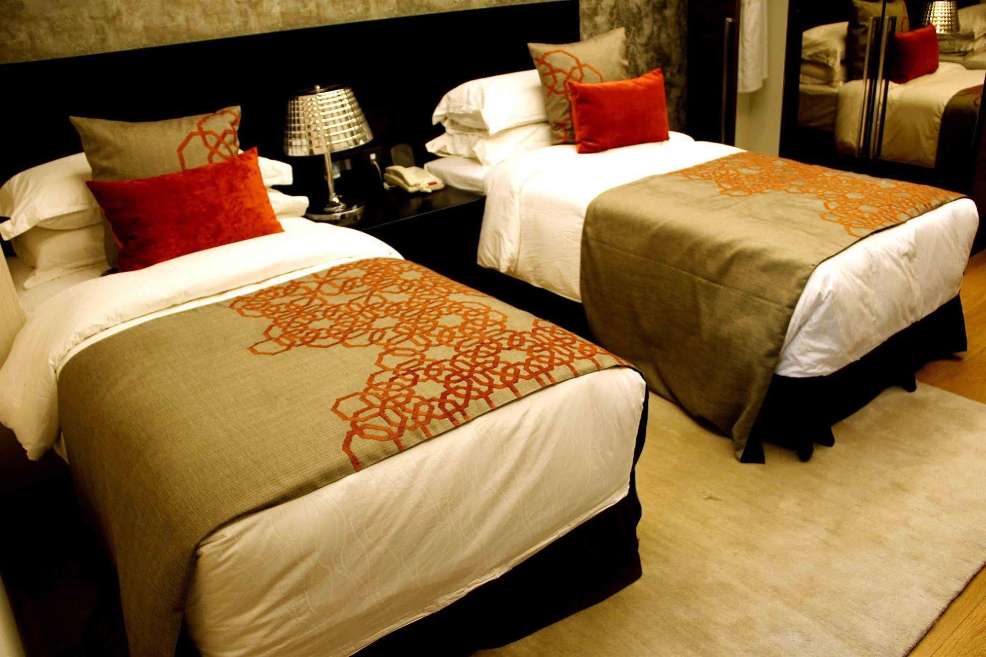 Iidl Suites New Delhi Buitenkant foto